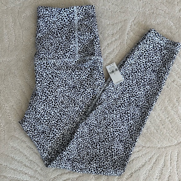 SZ M OLD NAVY LEGGINGS - Picture 2 of 4